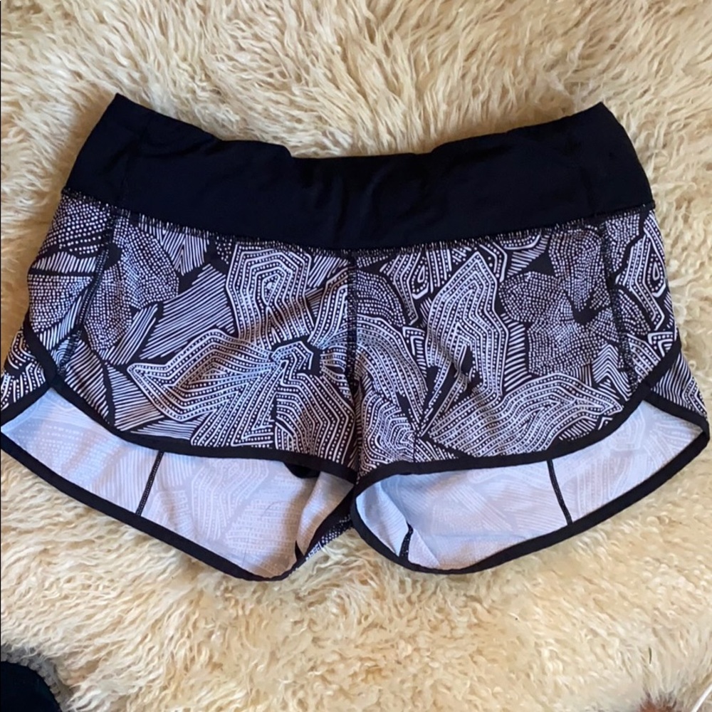 Lululemon speed up 2.5” shorts size 4